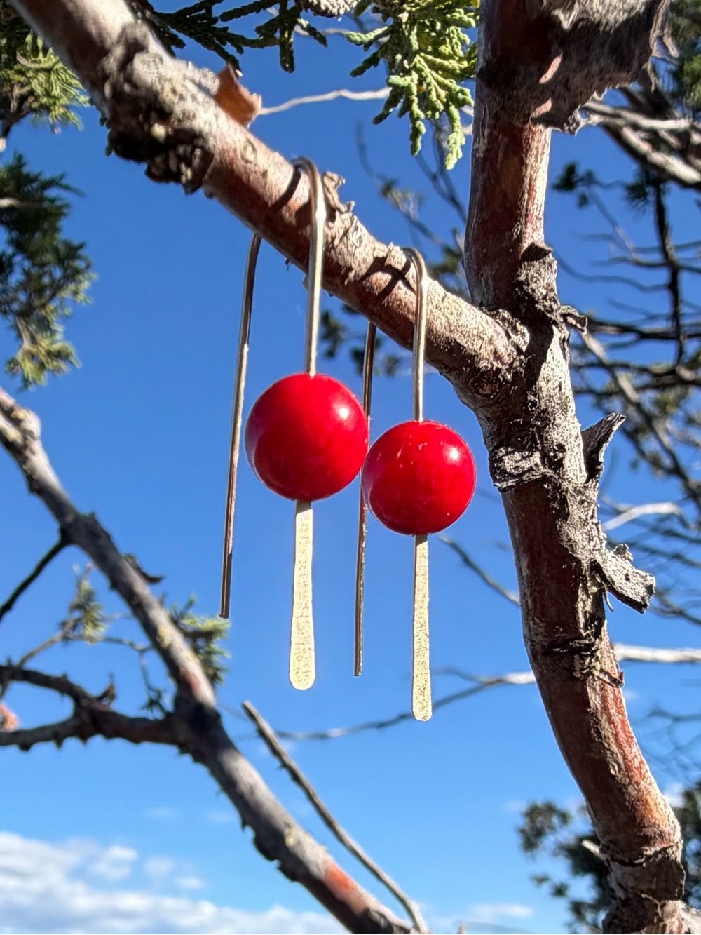 14K Gold and Red Coral Bead Threader Earrings - Handmade NWOT - Picture 2 of 3